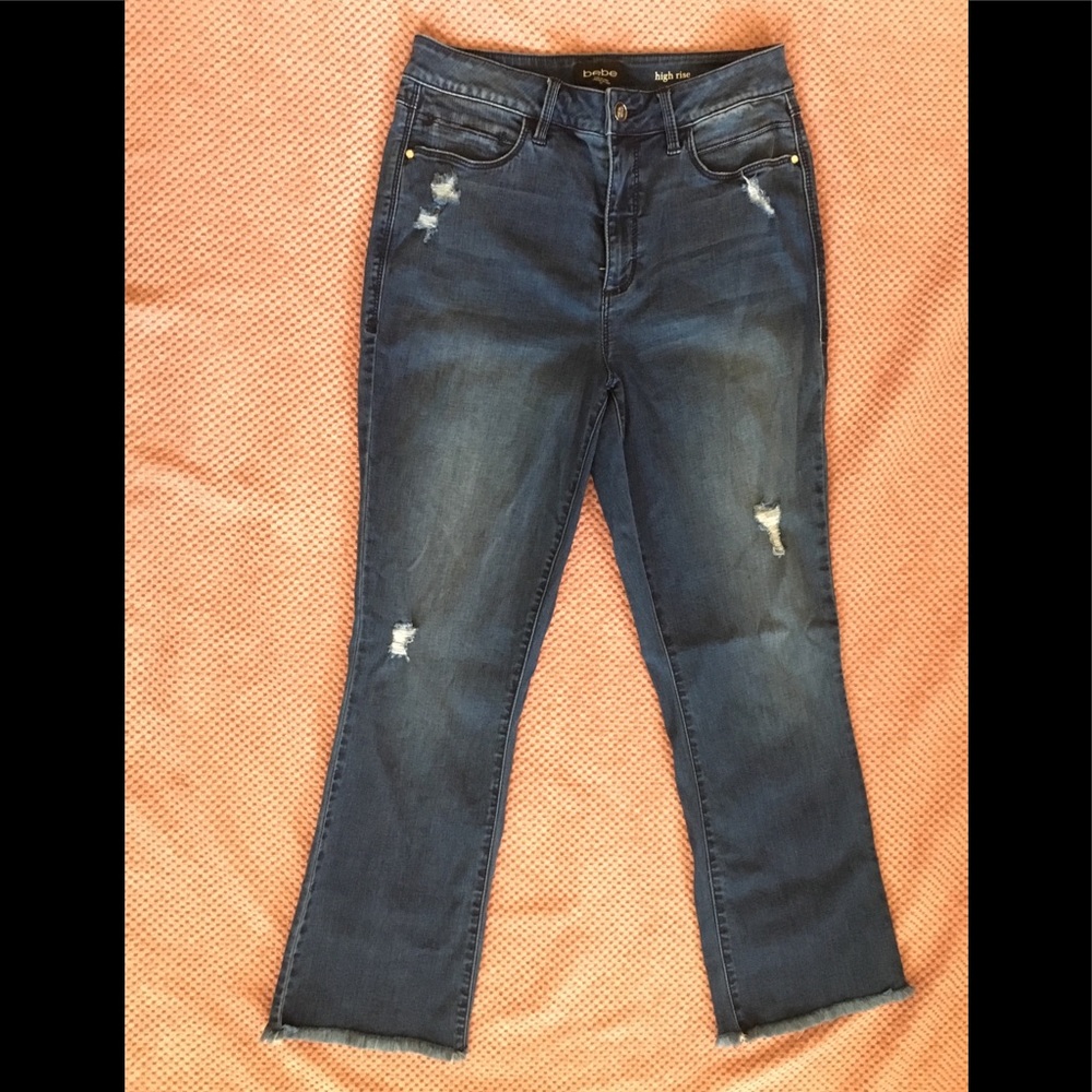 đșON HOLDđșNWOT BEBE HIGH RISE JEANS - Picture 4 of 7